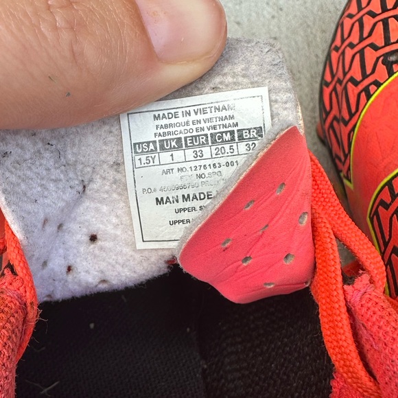 Under Armor cleats - Picture 5 of 6